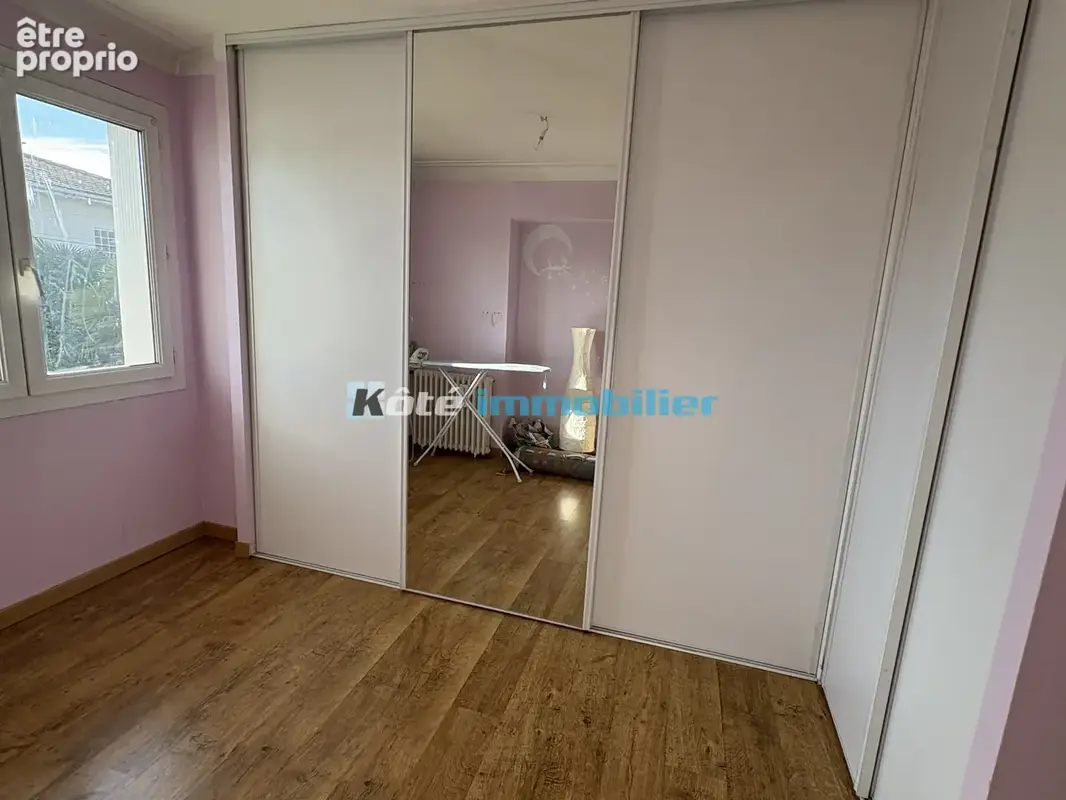 Maison avec cinq chambres et un bureau - photo 11