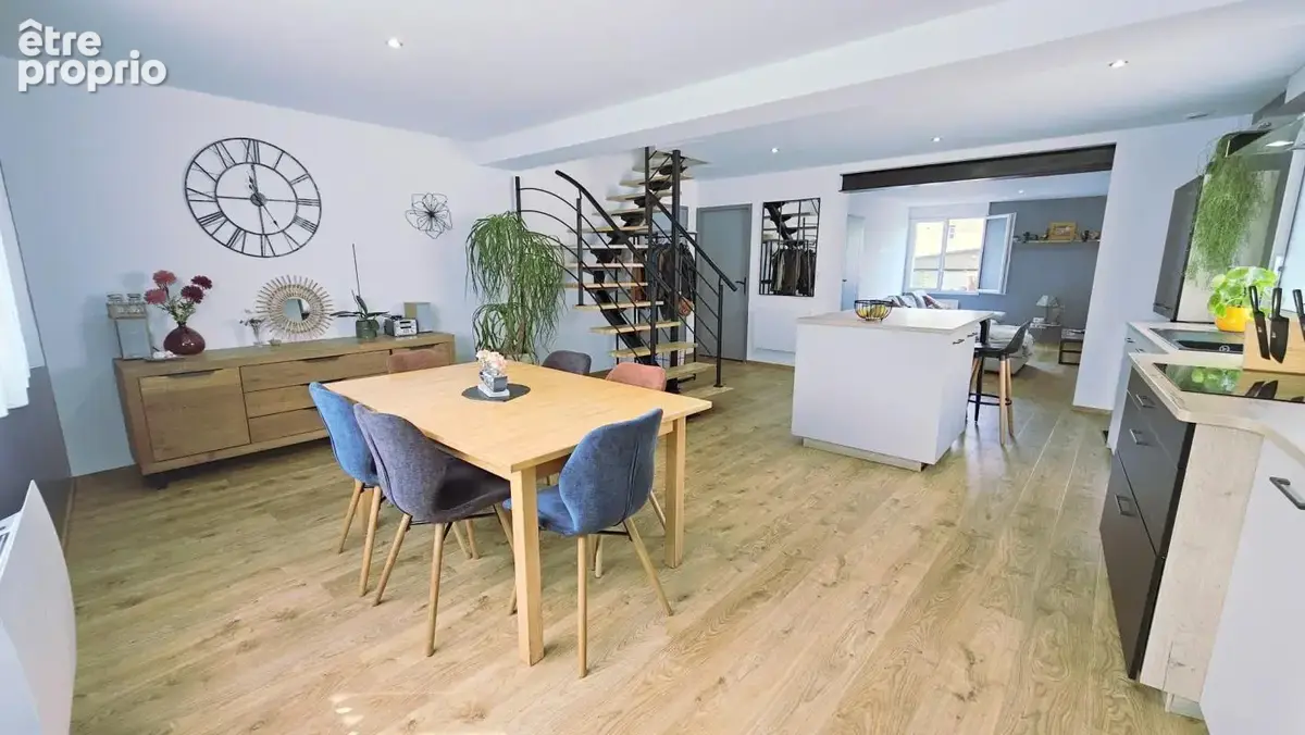 Votre future maison à Vezins : rénovée avec revenus locatif - photo 2