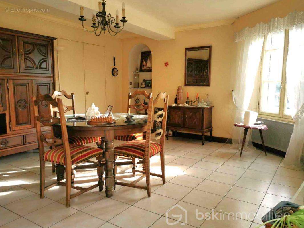 Maison à LA CHAPELLE-ROUSSELIN