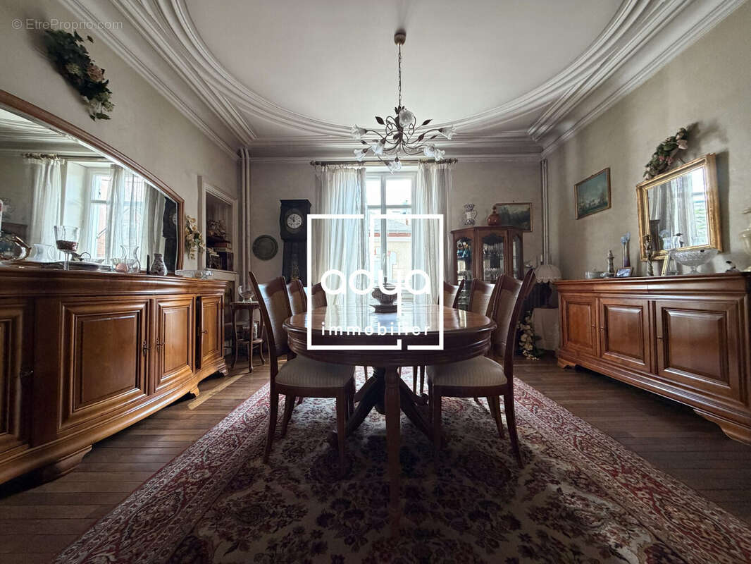 Maison 270 m² à Le Mans  - photo 2