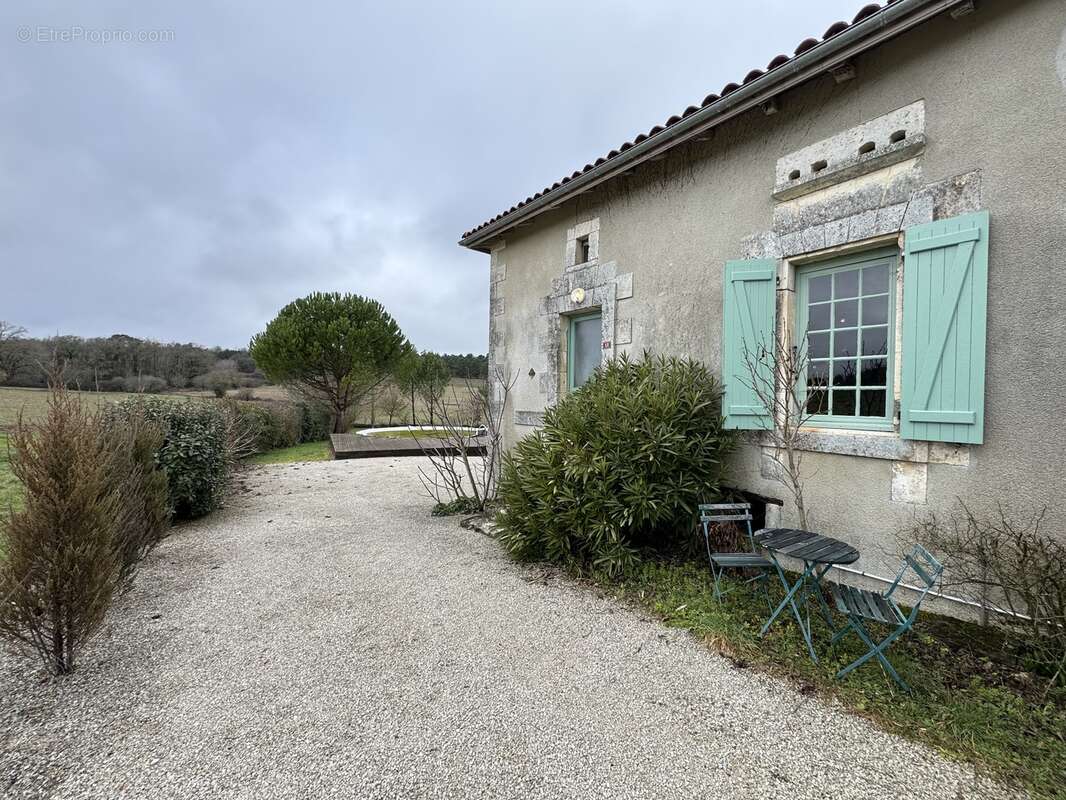 Maison 116 m² à Bessac  - photo 263