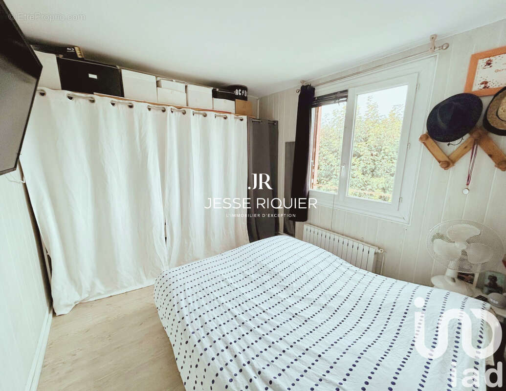 Photo 6 - Appartement à LE MESNIL-LE-ROI