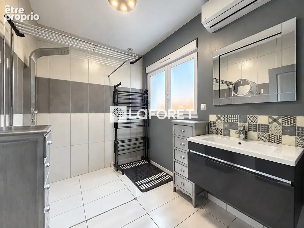 Maison de ville 145 m² - 3 chambres - Grand garage - Petit courgain - photo 6