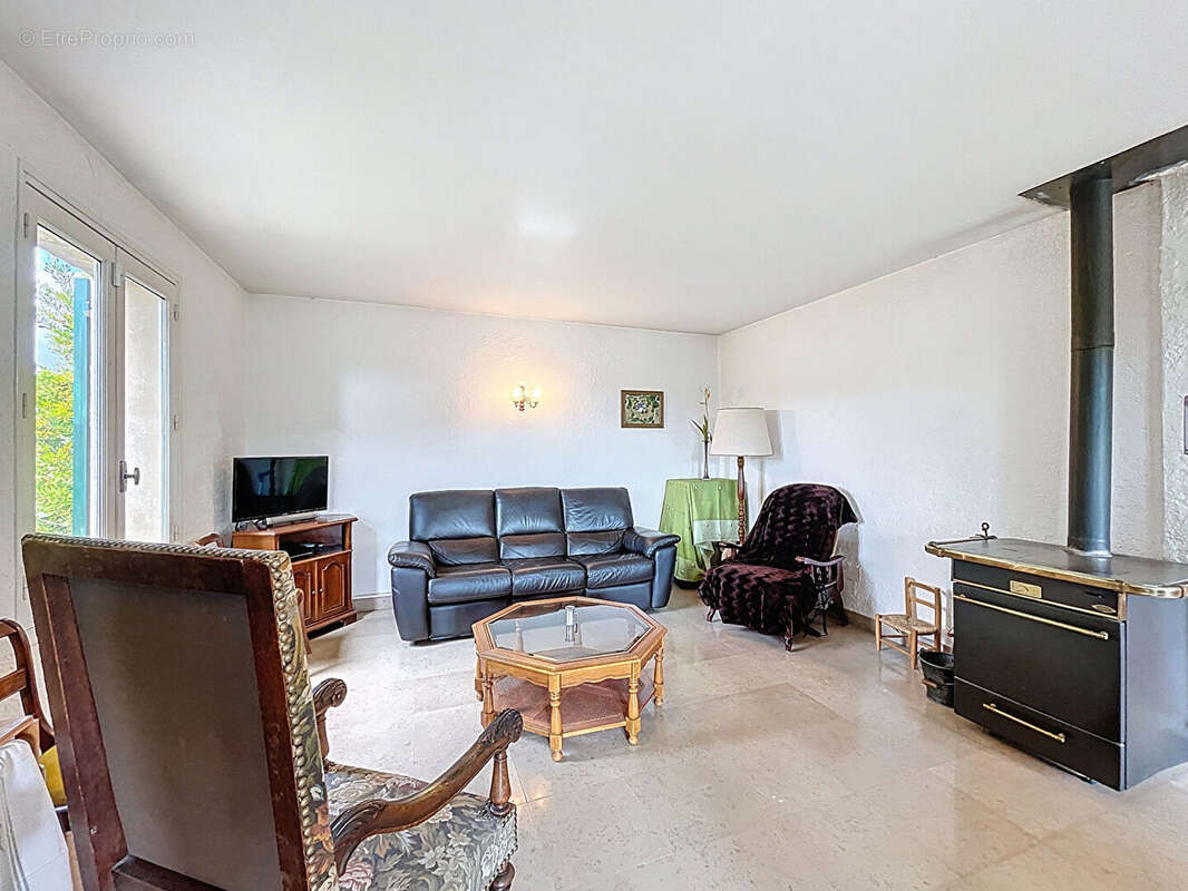 Maison à MONTAGNAC-MONTPEZAT