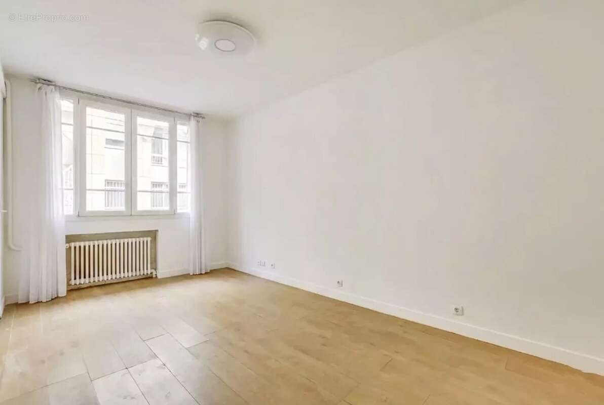 Appartement à PARIS-20E