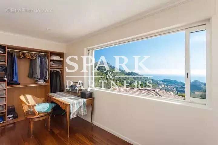 Appartement à EZE