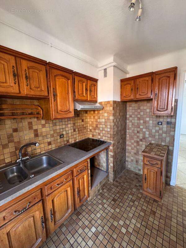 Appartement  Centre Ville à  Cagnes Sur Mer 3 pièce(s) 55.19 m2 - photo 5