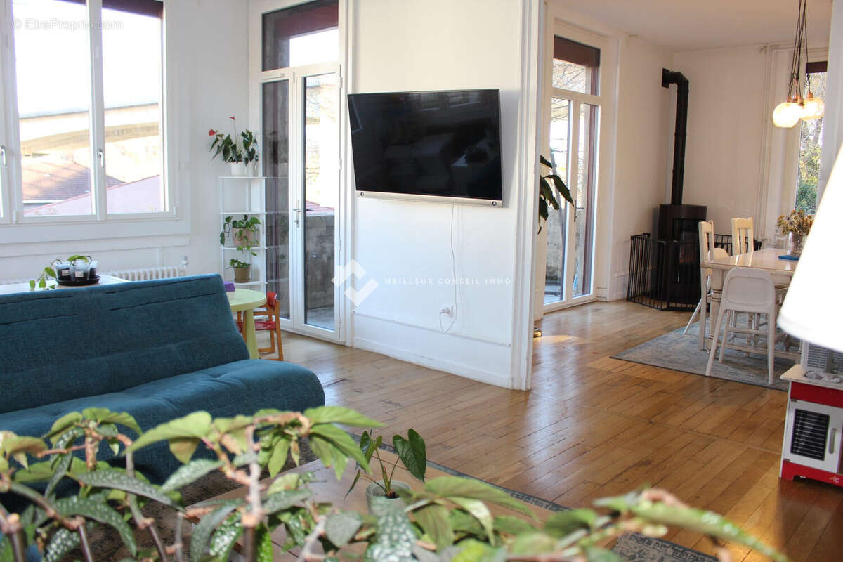 Maison 220 m² à Lancrans  - photo 5