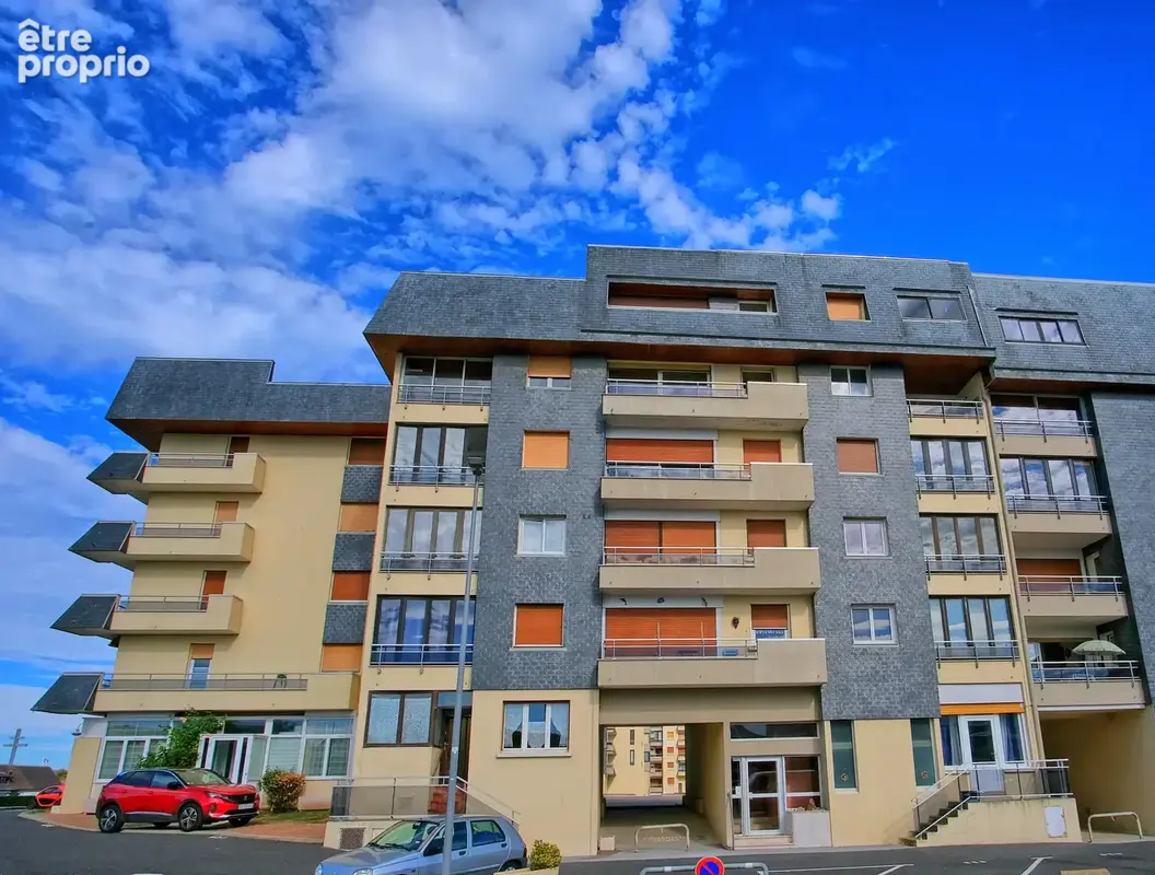 COURSEULLES SUR MER - Studio meublé en parfait état + place de parking - photo 9