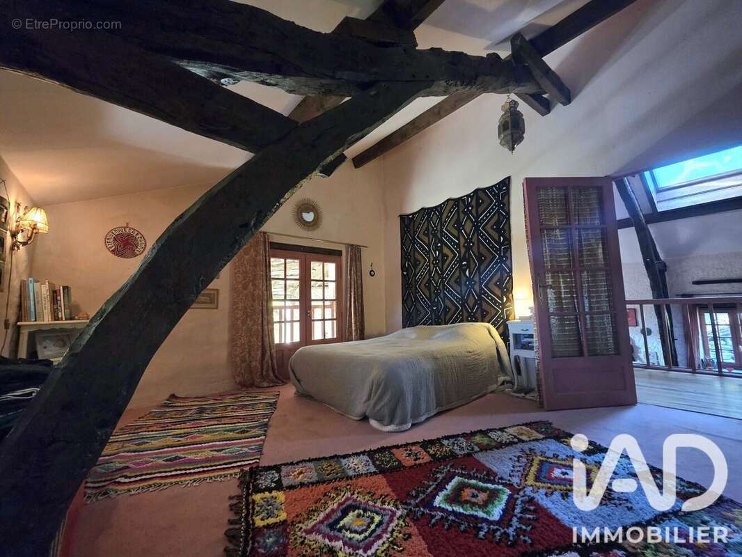 Maison 272 m² à Lalbenque  - photo 8