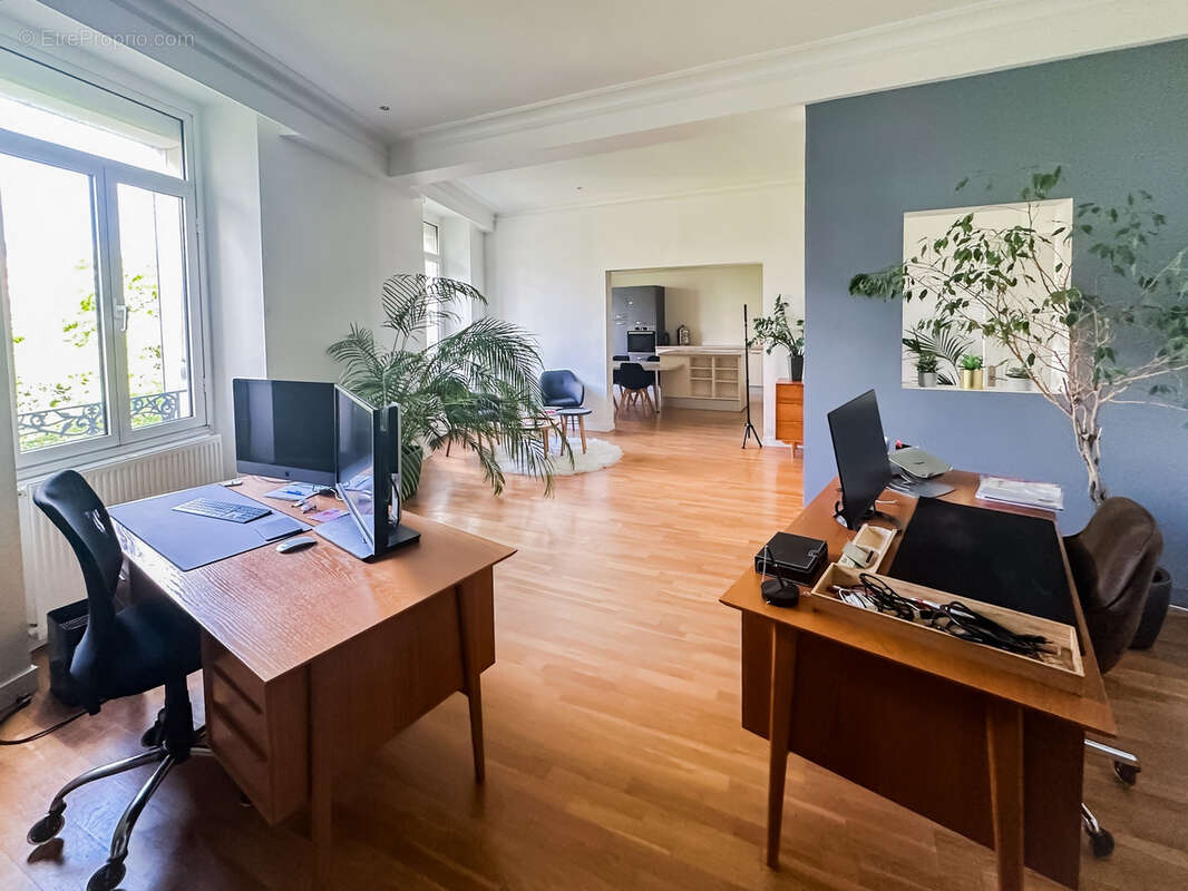 En exclusivité appartement t9 de standing a vendre hyper centre-ville de cholet - photo 3