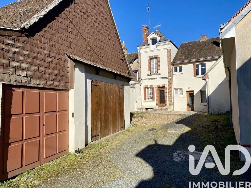 Photo 2 - Maison à CHATEAU-RENAULT