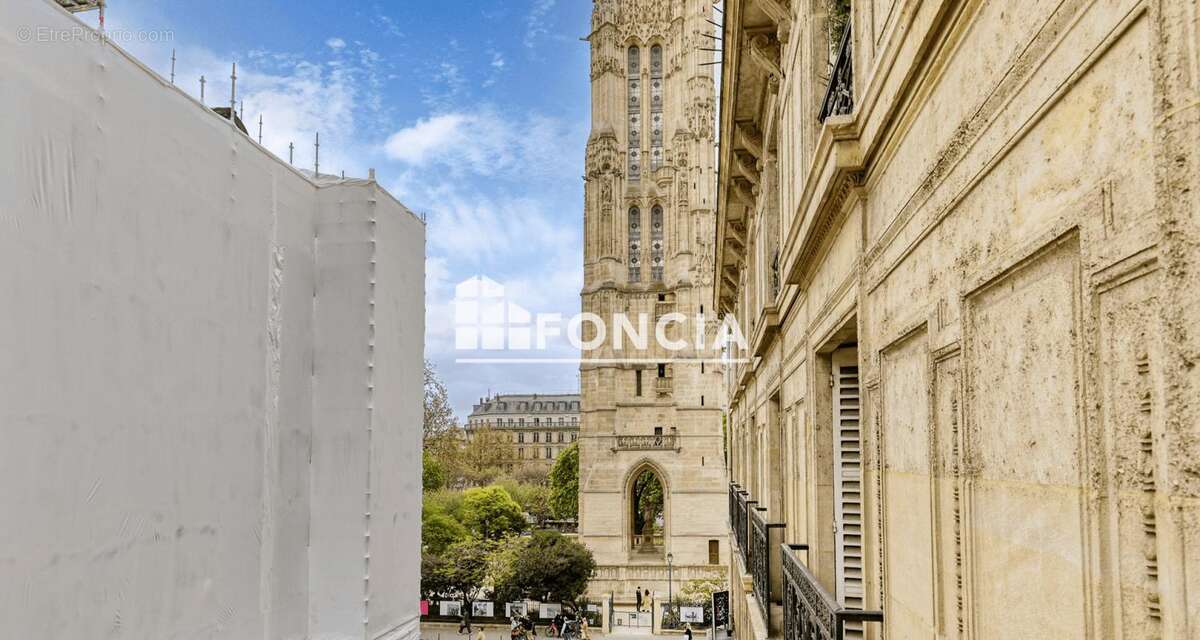 Appartement à PARIS-4E