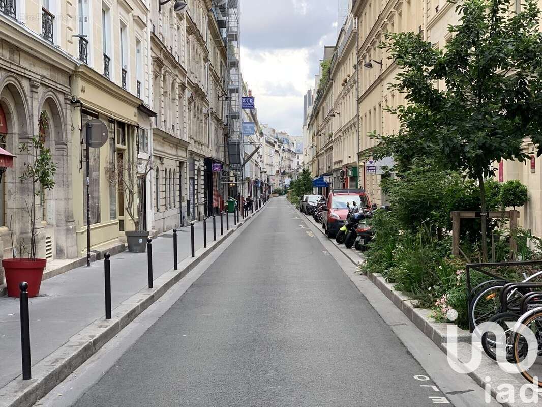Photo 3 - Parking à PARIS-9E