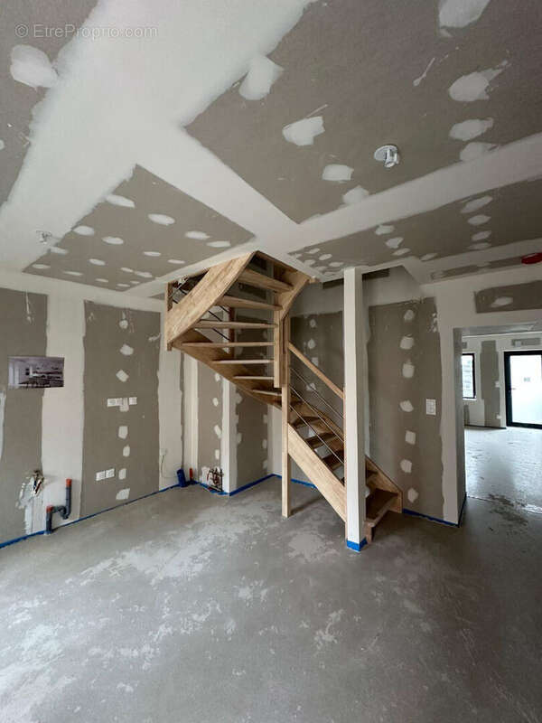 Maison à SAINT-SEBASTIEN-SUR-LOIRE