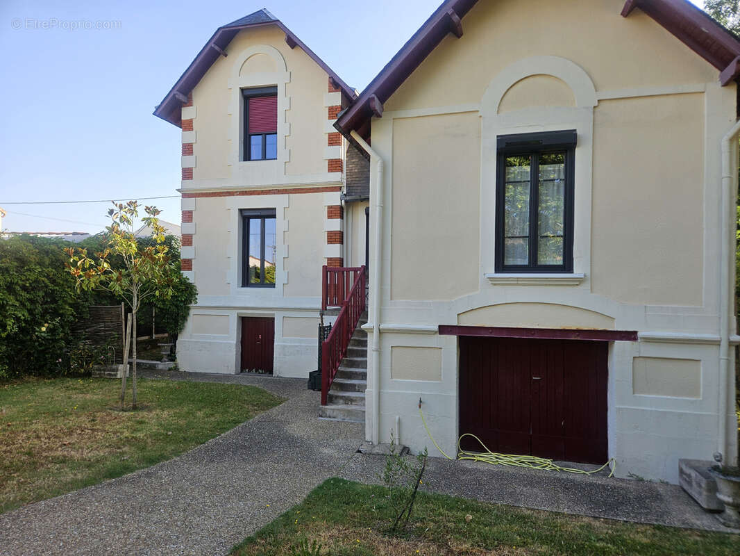 SAUJON   Maison  3 chambres, garage, cave et jardin - photo 2