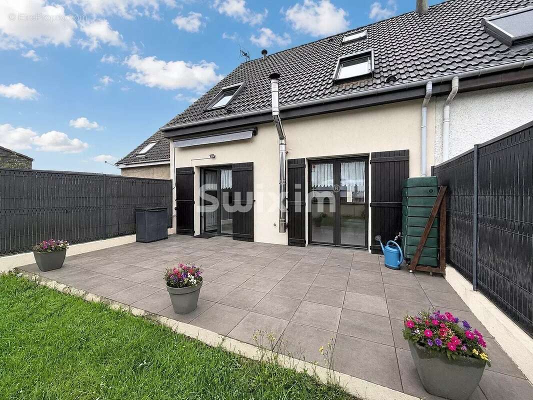 Wattrelos – Maison lumineuse avec jardin, garage et 4 chambres - photo 6