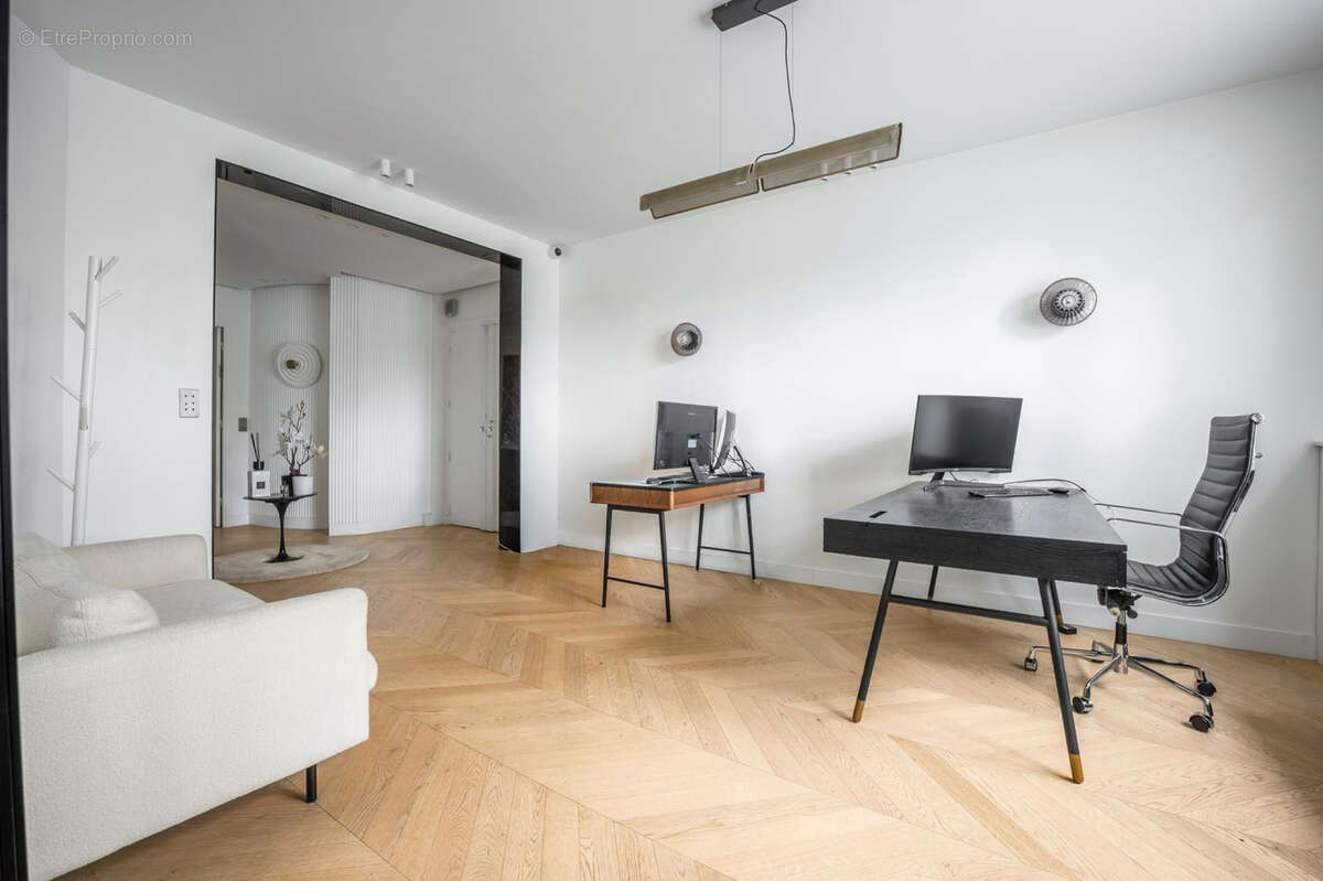 Appartement à PARIS-17E