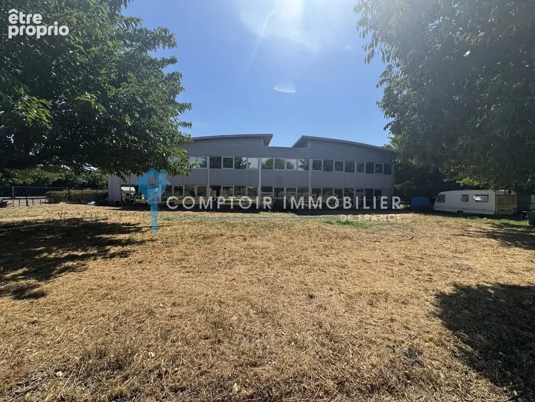 AVIGNON SUD ZAC de la Cristole emplacement stratégique pour ce local d'activité IDEAL INVESTISSEUR ou UTILISAT - photo 9