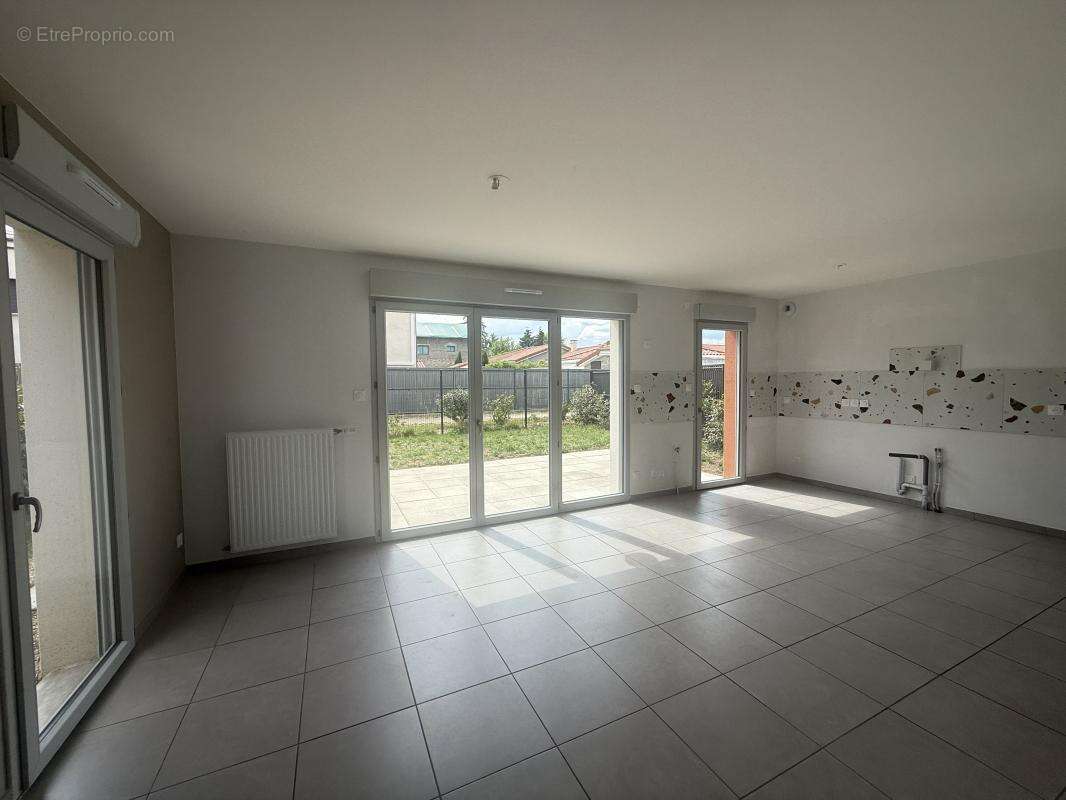 Maison 4 pièces avec jardin et garage - photo 4