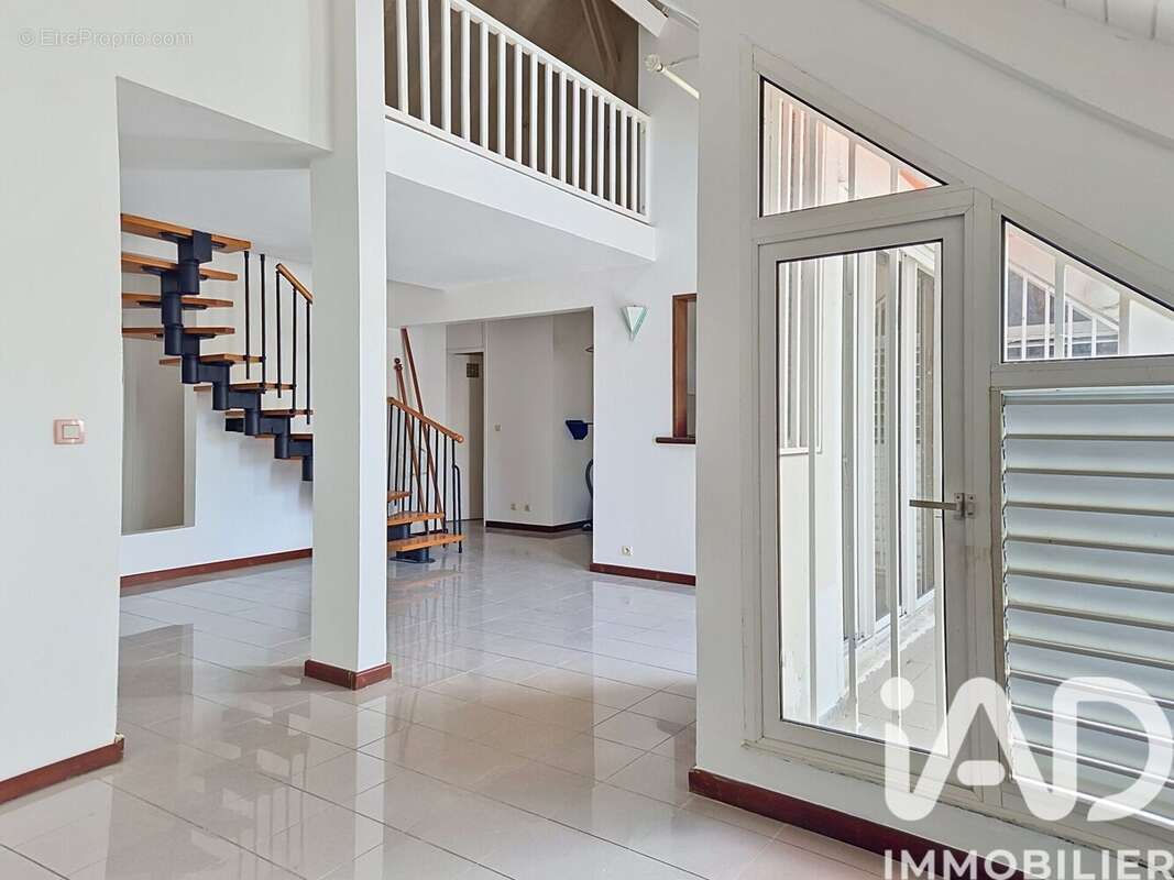 Appartement 128 m² à Les Abymes  - photo 4