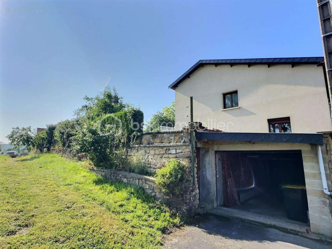 Maison à DOM-LE-MESNIL