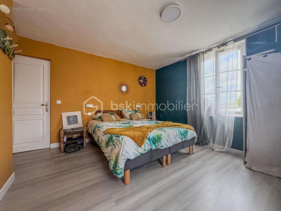 Maison à PONT-L&#039;EVEQUE