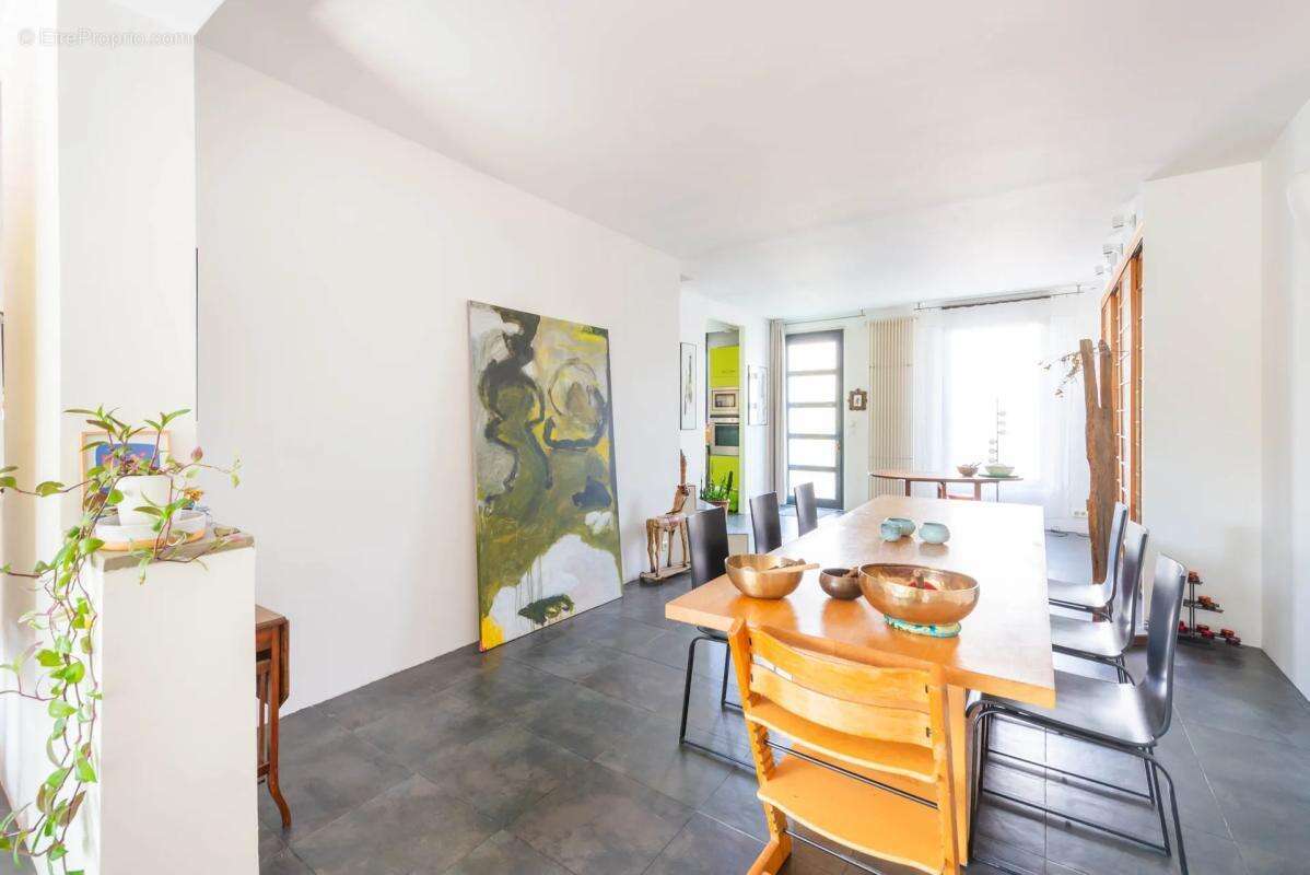 Maison de 234m² au sol à Nanterre Ville - photo 7