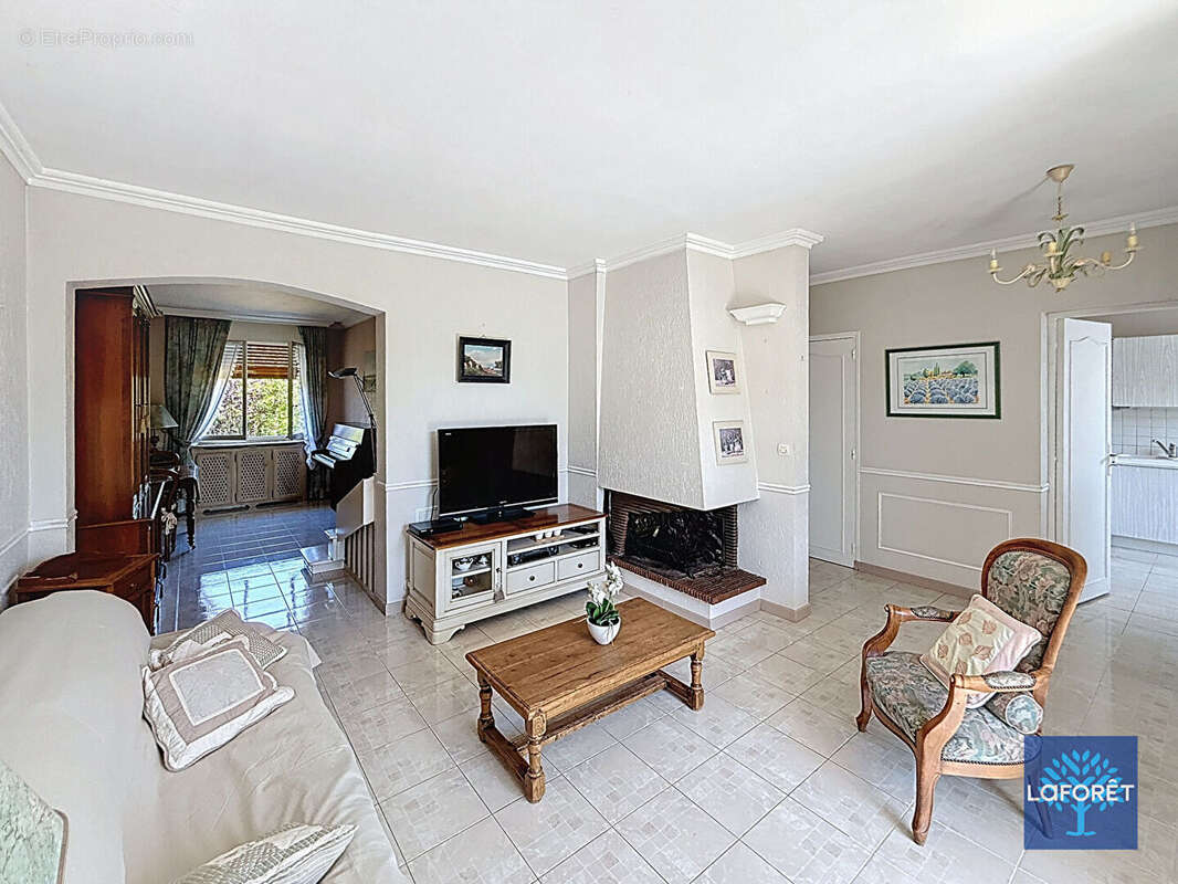 Maison à OLLAINVILLE