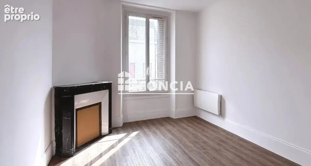 Montmirail – Maison de caractère 6 pièces – 111 m² – 3 chambres – Jardin, dépendance et garage - photo 3
