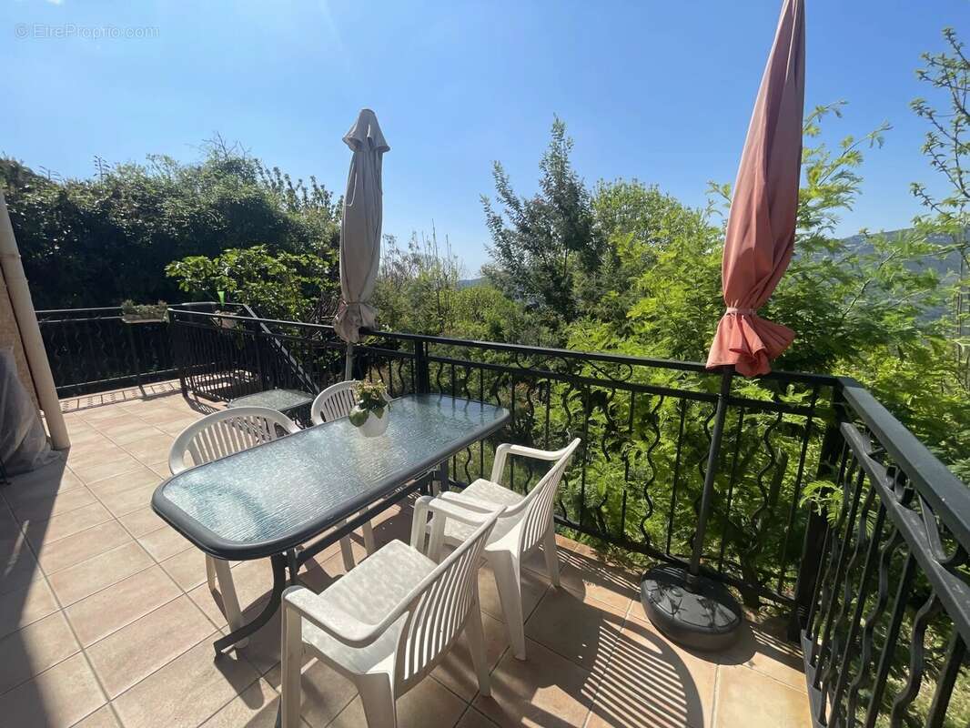 Maison à BERRE-LES-ALPES