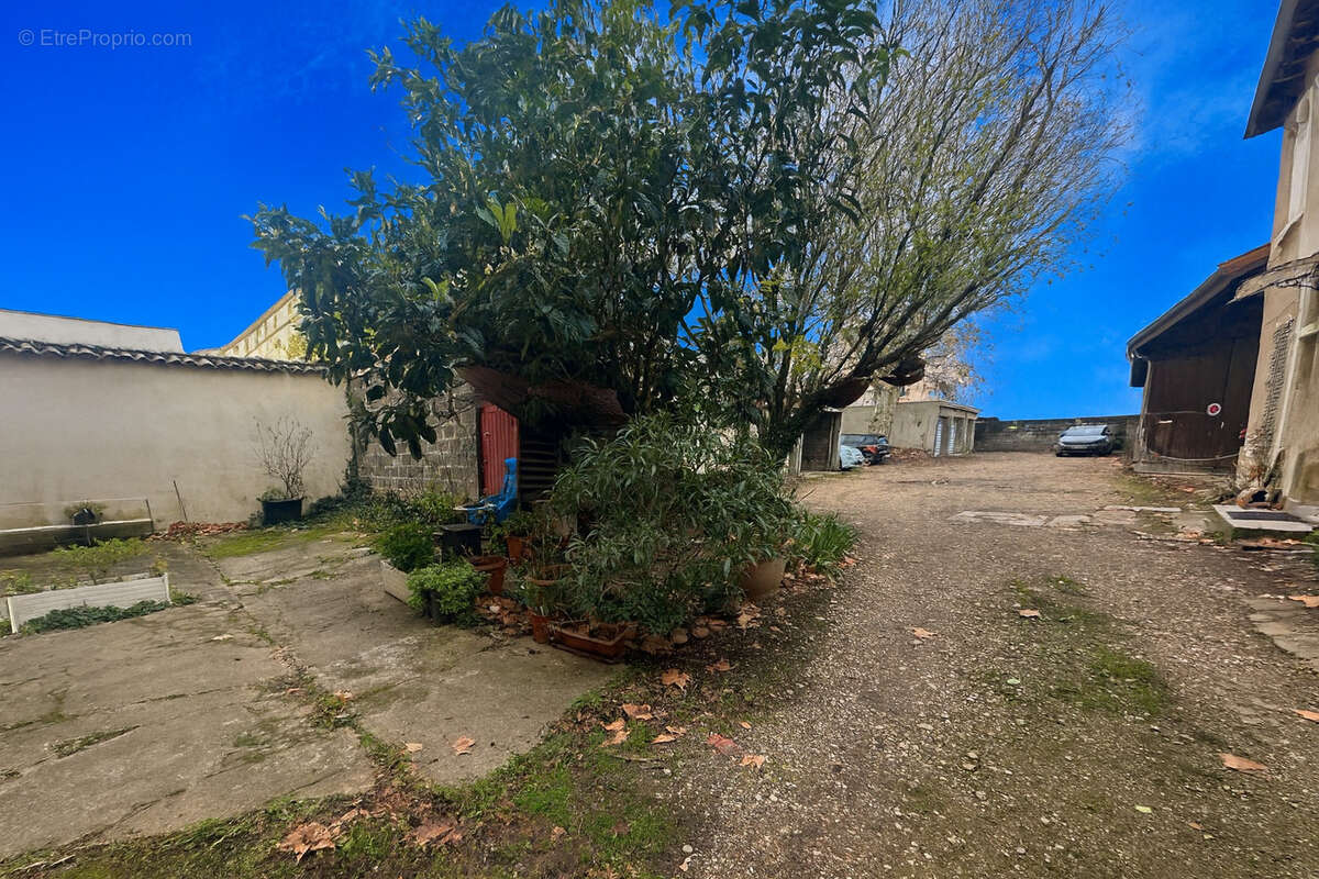 Appartement à PIERRE-BENITE