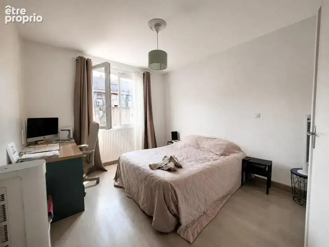 Appartement de 3 pièces de 84 m² à Saint-Étienne - photo 4