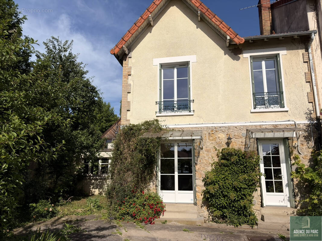 Maison à VILLE-D'AVRAY