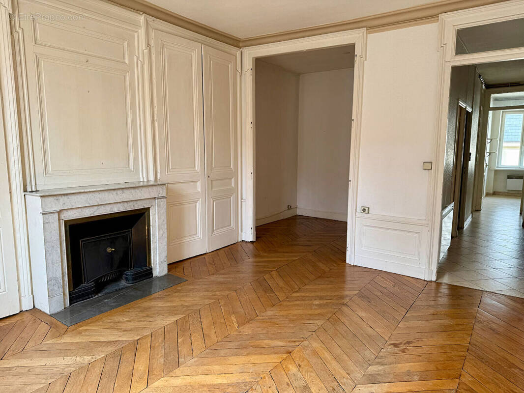 Appartement à LYON-6E