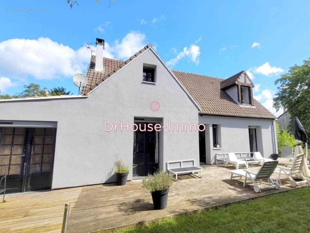 Maison à SAVIGNY-SUR-CLAIRIS