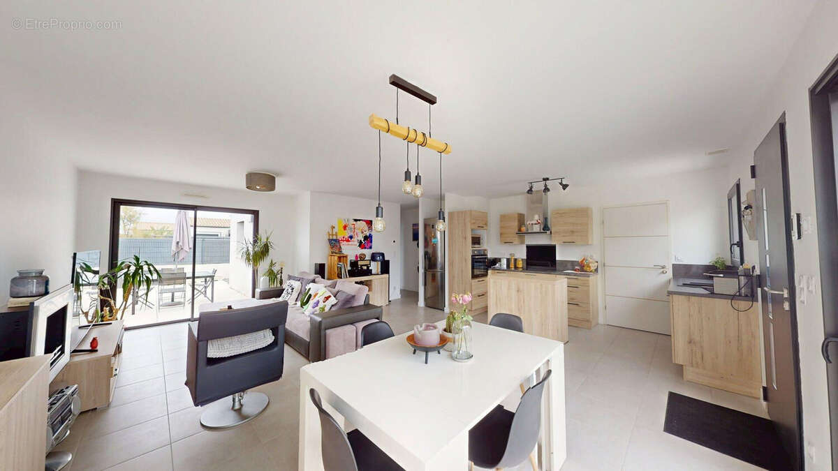 Maison à MESCHERS-SUR-GIRONDE