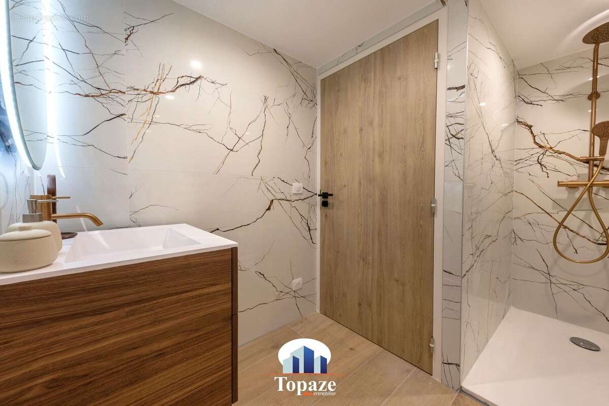 Appartement 60 m² à Saint-Raphael  - photo 9