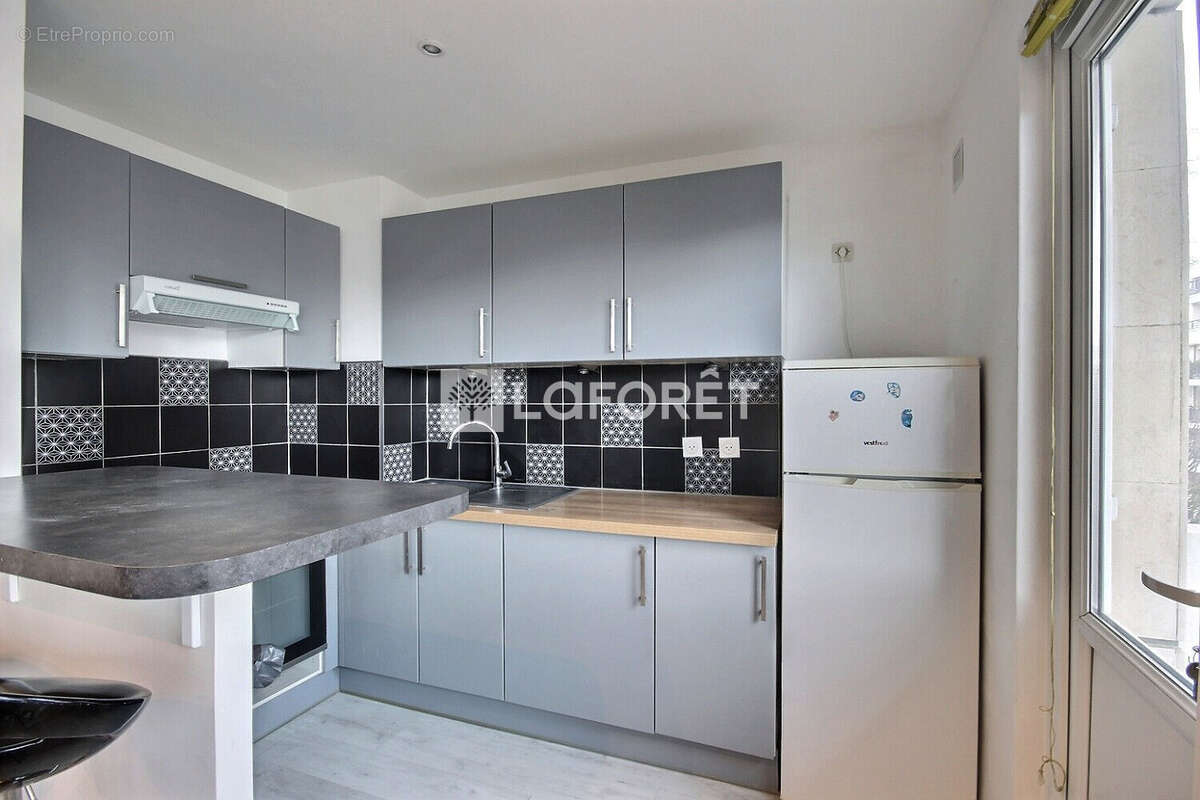 Appartement à COURBEVOIE