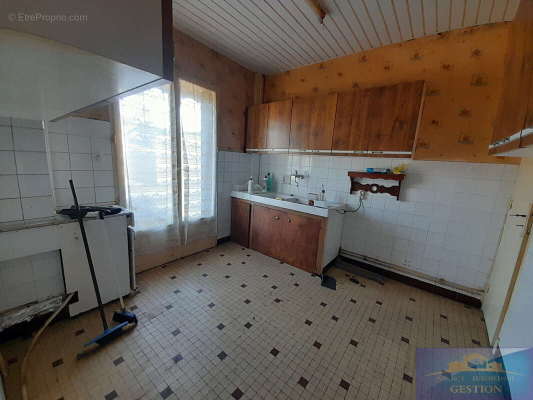 Maison à POUEYFERRE