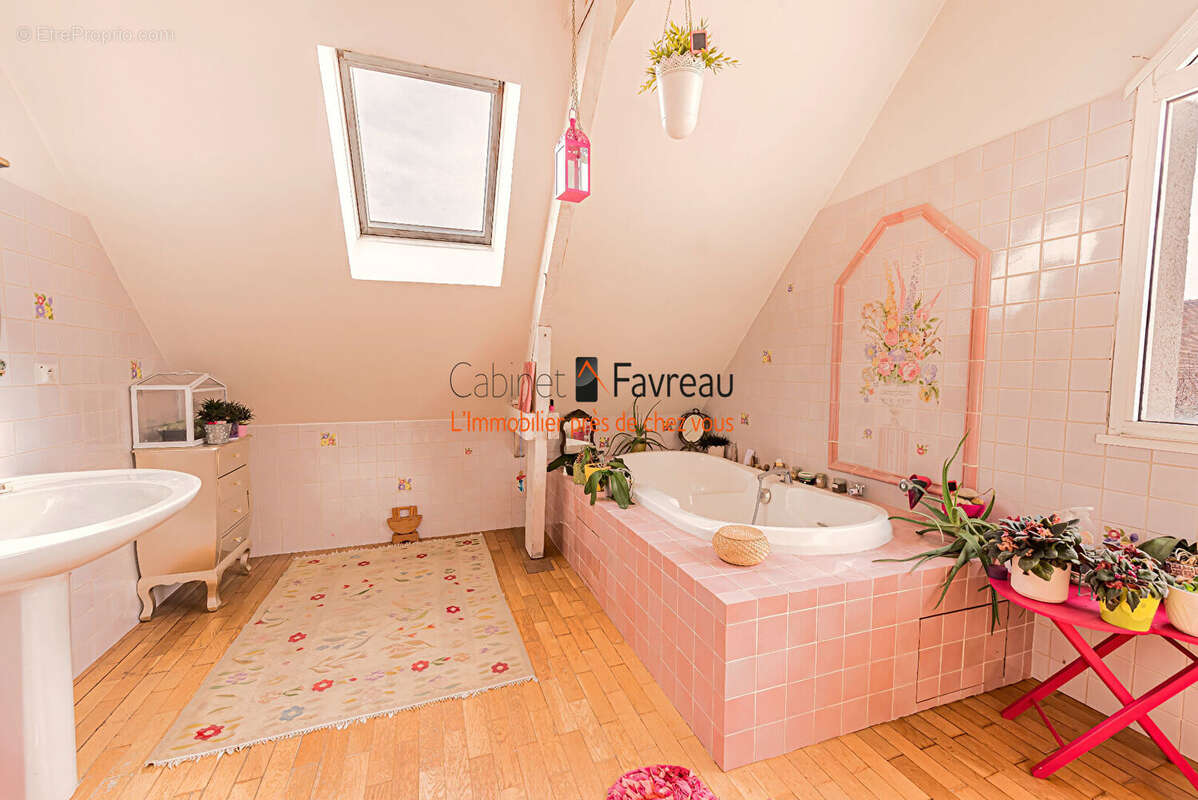 Maison - l'hay-les-roses - 8 pieces - 275m² - parking - 501m² terrain - photo 8