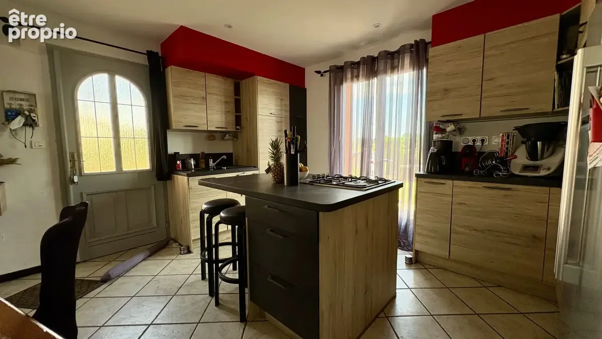 Superbe maison familiale  de 108 m2 avec 1328m2 de terrain arboré. - photo 2