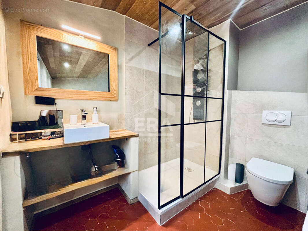 Maison à LA ROQUETTE-SUR-SIAGNE