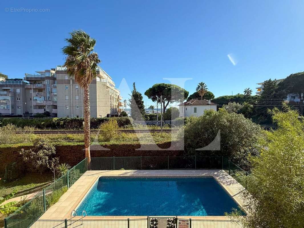 Appartement à VALLAURIS