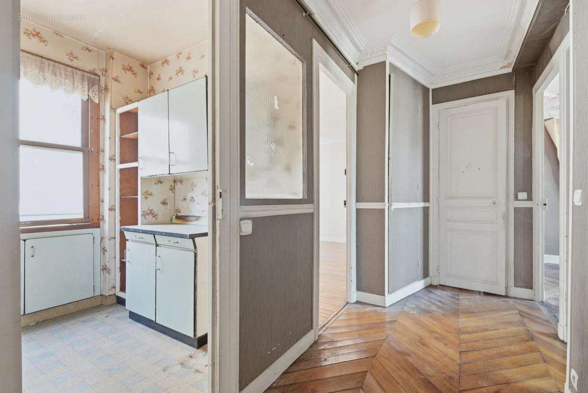 Appartement à PARIS-14E