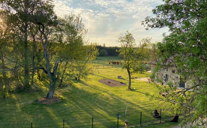 Maison à SAINT-CHRISTOLY-DE-BLAYE