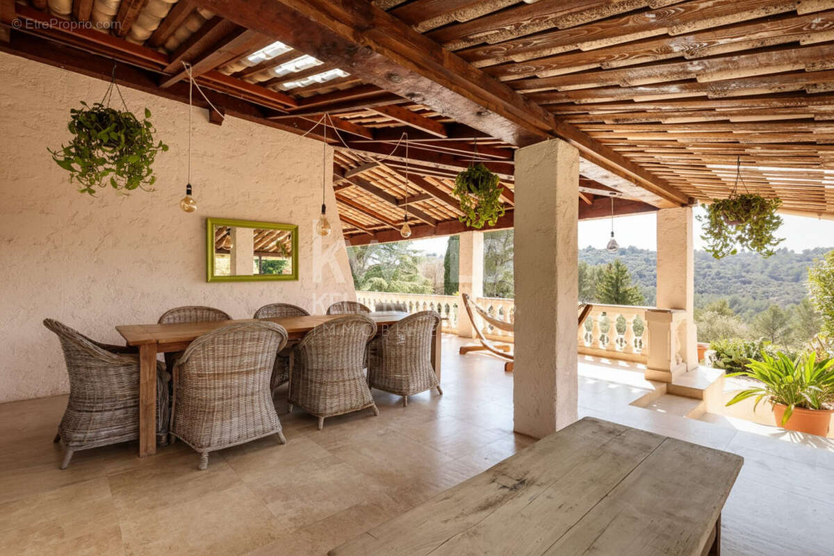 Maison 304 m² à Biot  - photo 6