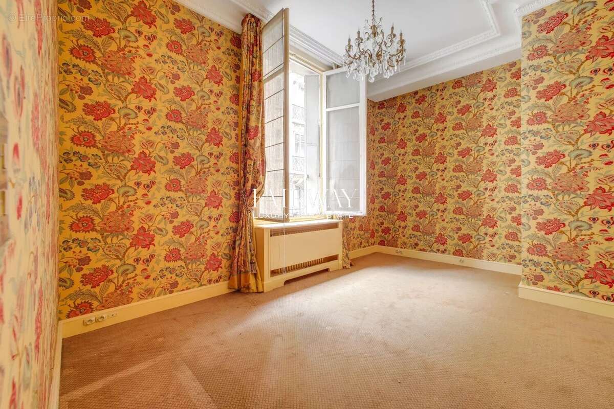 Appartement à PARIS-16E