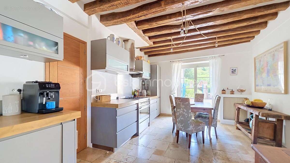 Maison de caractère 210 m² habitables (226 m² au sol) avec piscine chauffée, dépendances et jardin arboré - photo 10