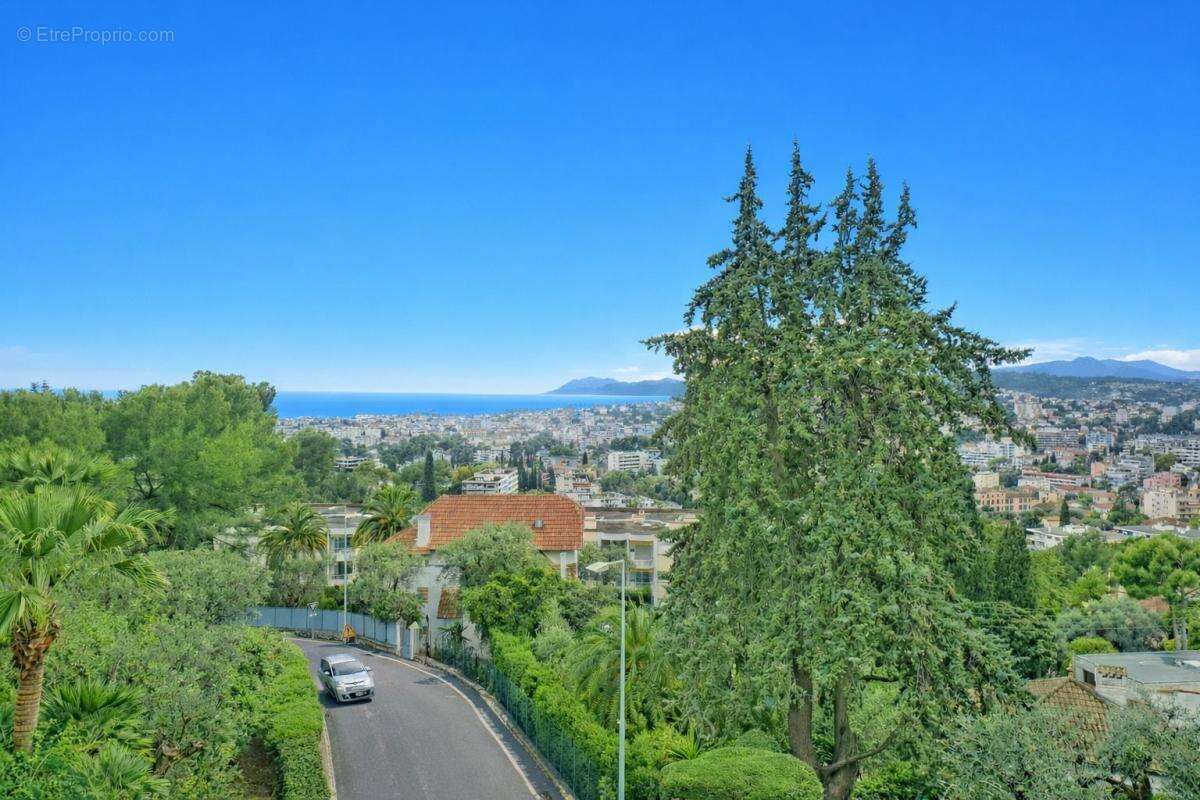 Appartement à LE CANNET
